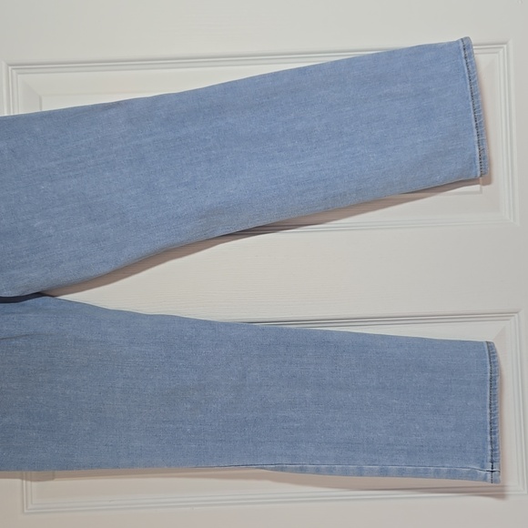 Leviās 724 High-Rise Straight Crop Jeans Light Wash Distressed Size 27 - Picture 13 of 17